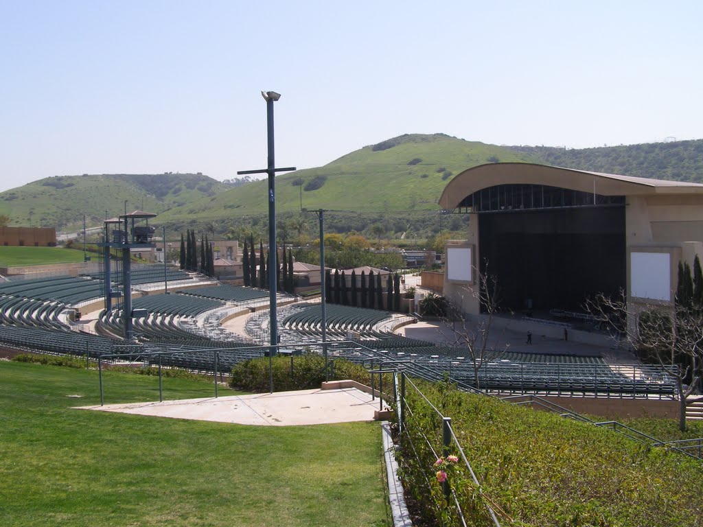 Hollywood casino amphitheatre lawn seating rules and regulations